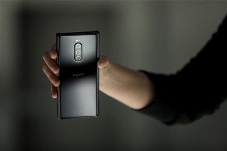 优酷手机，外媒公布索尼 Xperia 1/10/10 Plus 真机上手图：别样的美