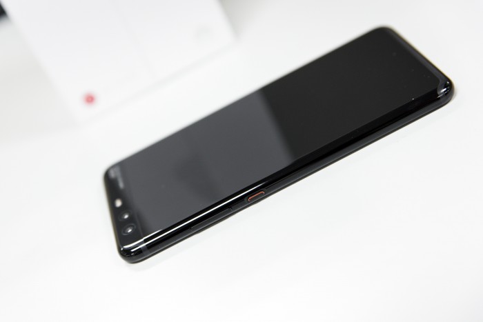 华为折叠手机价格，HUAWEI P10 Plus 亮黑疆土赏：经典配色，黑得漂亮