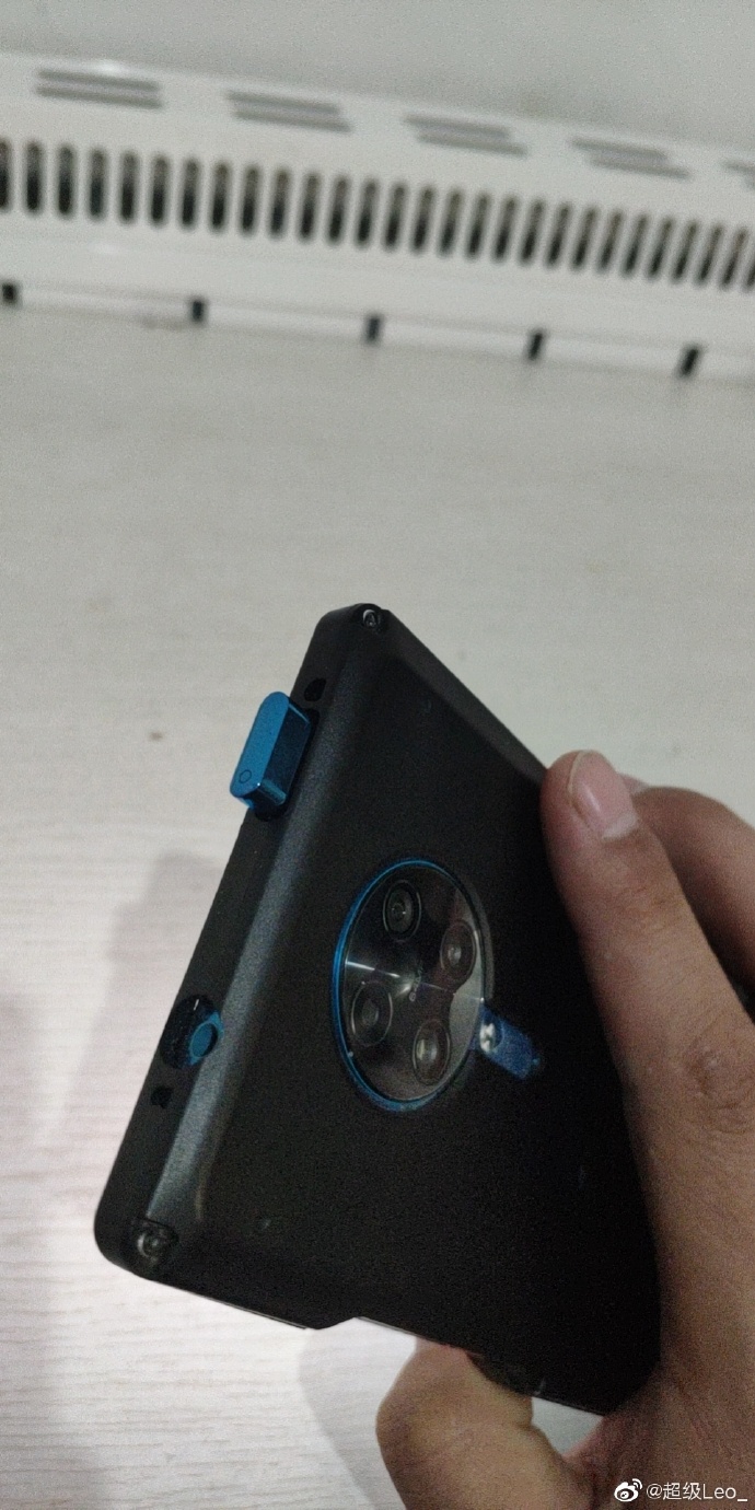 手机玻璃厂，Redmi K30 Pro 工程机真机图片曝光：弹出式前摄像头，后置四摄像头