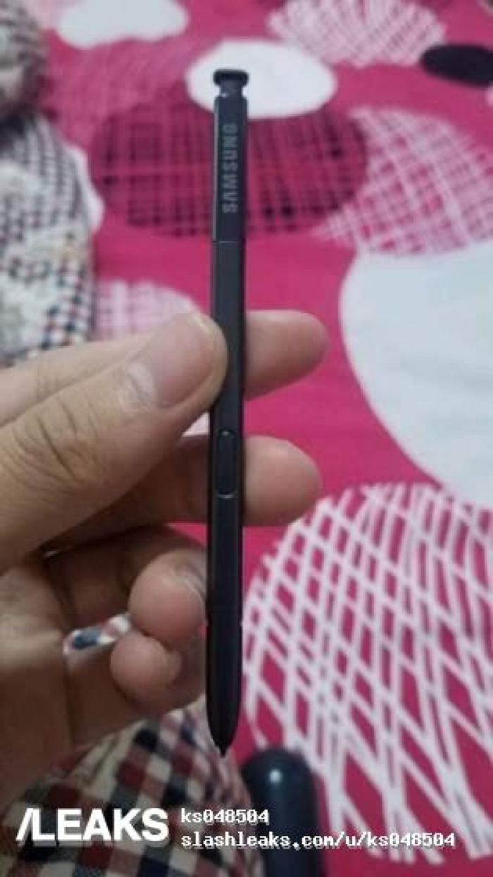 虫子手机，[图] 疑是三星 Galaxy Note 8 上的 S Pen 手写笔曝光