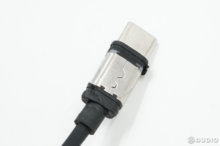 锤子手机发布会视频，拆解讲述：一加银耳 2T USB-C 数字接口耳机