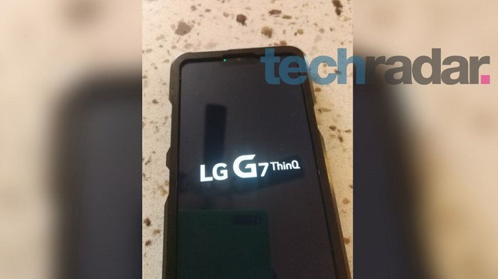 手机冲qb，LG G7 ThinQ 又来谍照：刘海屏 或配备 AI 助理专用按键