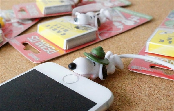 用手机话费充q币，日本推出超萌史努比咬线器 完善珍爱充电线头