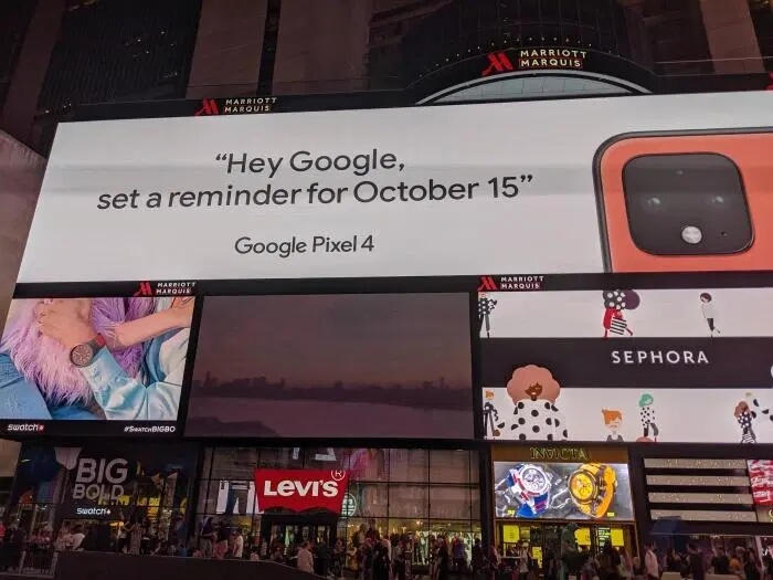 三星手机报价，外媒：纽约时代广场提前曝光 Google Pixel 4 手机配色