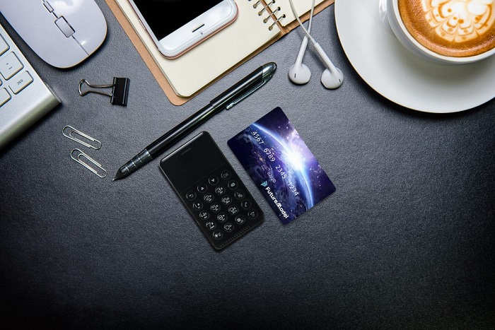 mt4软件手机版，NichePhone-S：一款信用卡巨细、计算器形状的 Android 功效机