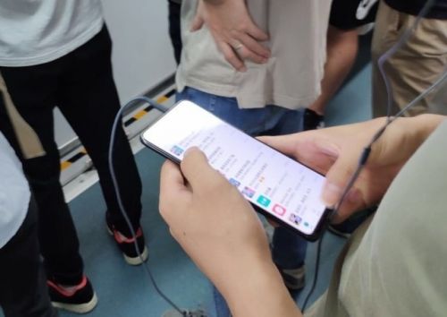 大v手机，荣耀总裁赵明透露 荣耀 10 和 V10 后续将搭载 “吓人的手艺”