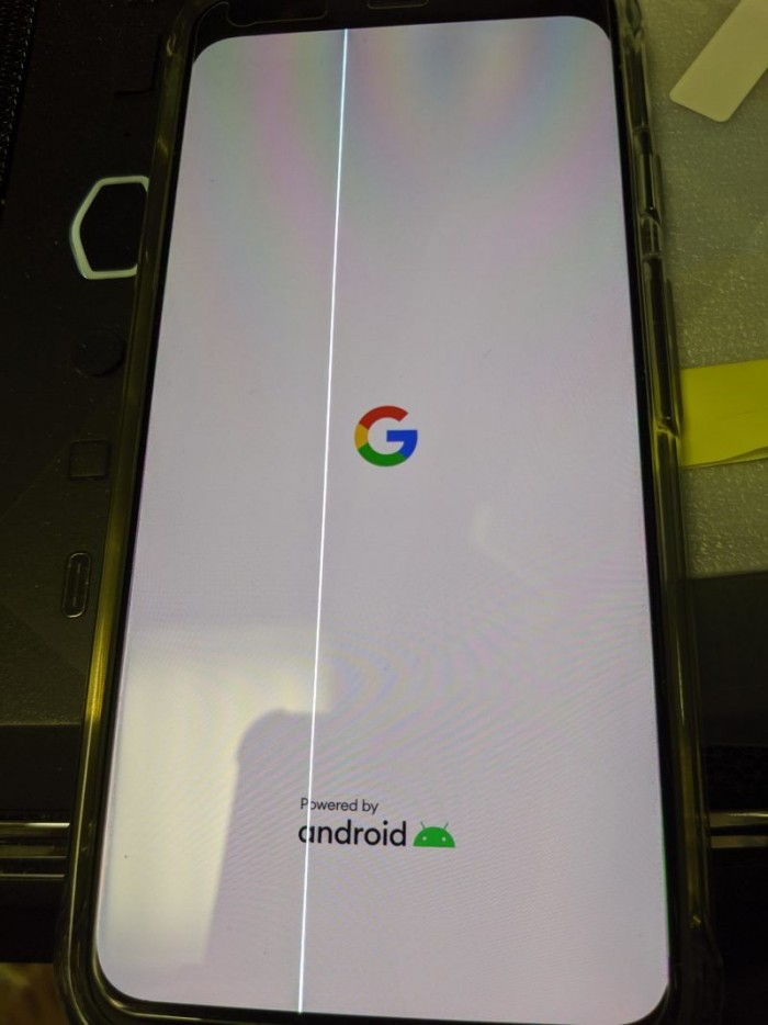 移动手机刷钻教程，谷歌 Pixel 4 屏幕泛起垂直绿线：旗舰质量令人担忧