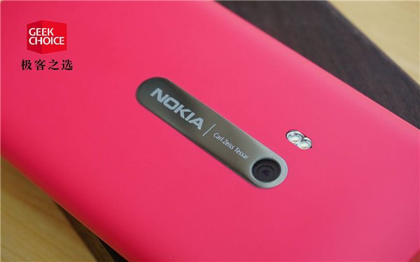 谷歌眼镜手机，这款手机不仅是诺基亚的颜值巅峰，更是 MeeGo 系统的绝版之作