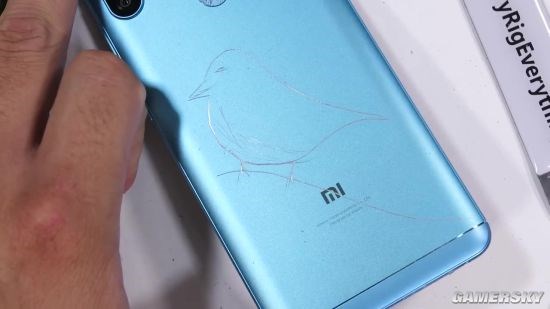 手机吧，外洋虐机达人：暴力测试红米 Note5，背壳还能画个鸟