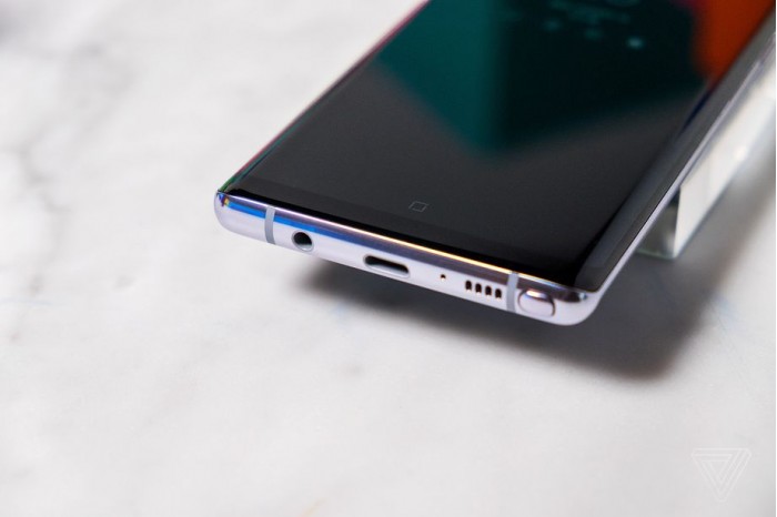 酷派5855手机，前 Note 7 用户福利：买 Note 8 可介入以旧换新流动，最高折扣 425 美元