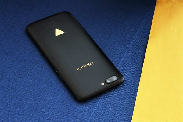 诺基亚s40手机，粉丝专属福利：TFBoys 定制版 OPPO R11 图赏 限量 3 千台