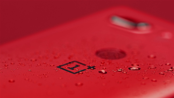 可爱手机铃声，一加 5T 宣布全新熔岩红配色