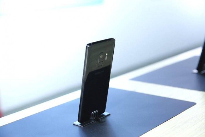 电信双模手机，三星 Galaxy S9/S9+发布会图赏：广州小蛮腰上都写上了 S9