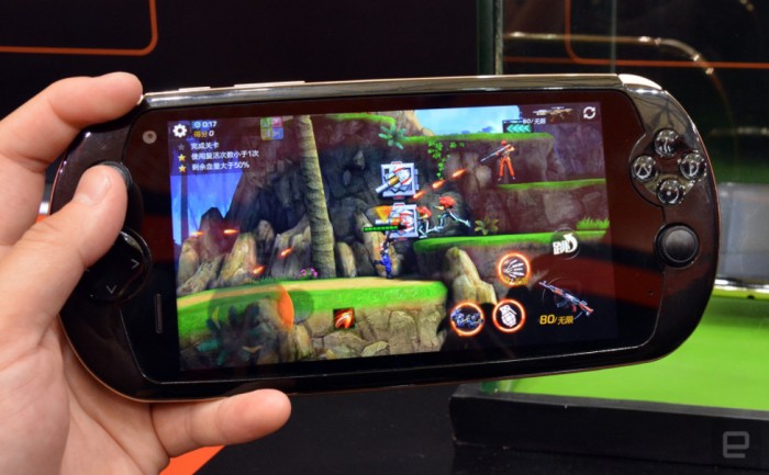 诺基亚手机8820，蜗牛移动推出形状酷似 PS Vita 掌机的安卓游戏手机蜗牛移动 i7