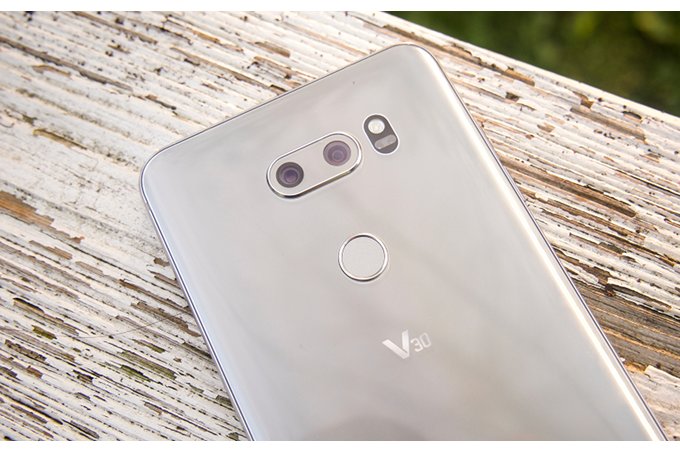 手机大全图片，解锁版 LG V30 获得 Android 8.0 Oreo 更新