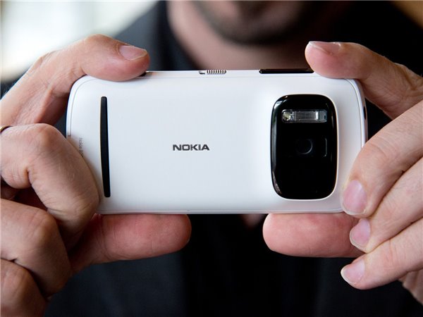 手机二维码识别软件，诺基亚 PureView 回归，“新” 配方还能重新界说手机摄影吗