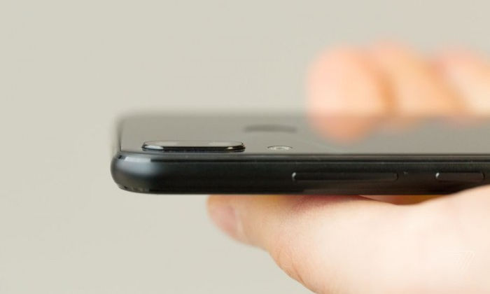 三星触摸屏手机，华硕 Zenfone 5 开端上手体验：换了牌子的 iPhone X?