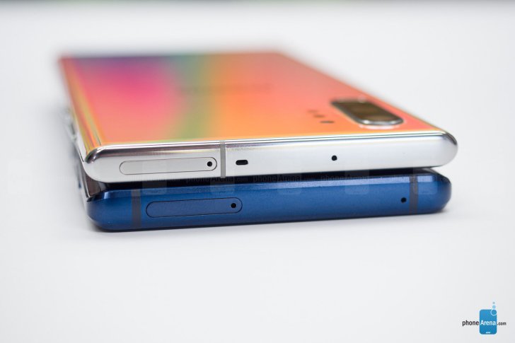 黑莓手机价格，三星 Galaxy Note 10+真机对比 Galaxy Note 9：前者变大又变轻