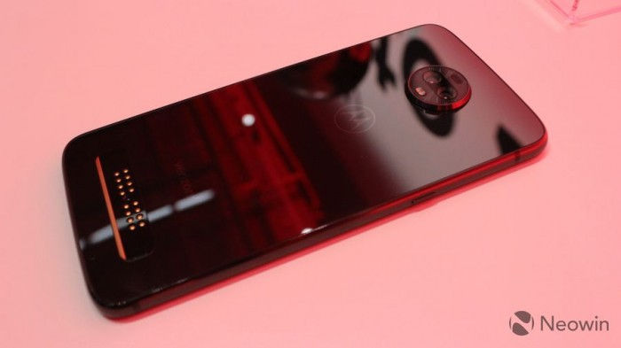 奢侈品手机，首款 5G 手机 Moto Z3 现场真机上手