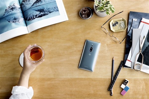 手机号码大全，外媒评索尼 Xperia XZ2 Premium：近年来最重的高端机型
