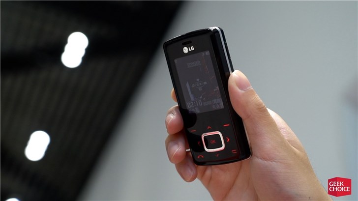 诺基亚女士手机，LG“一碰你就酡颜” 的巧克力手机，13 年后依旧让人心动
