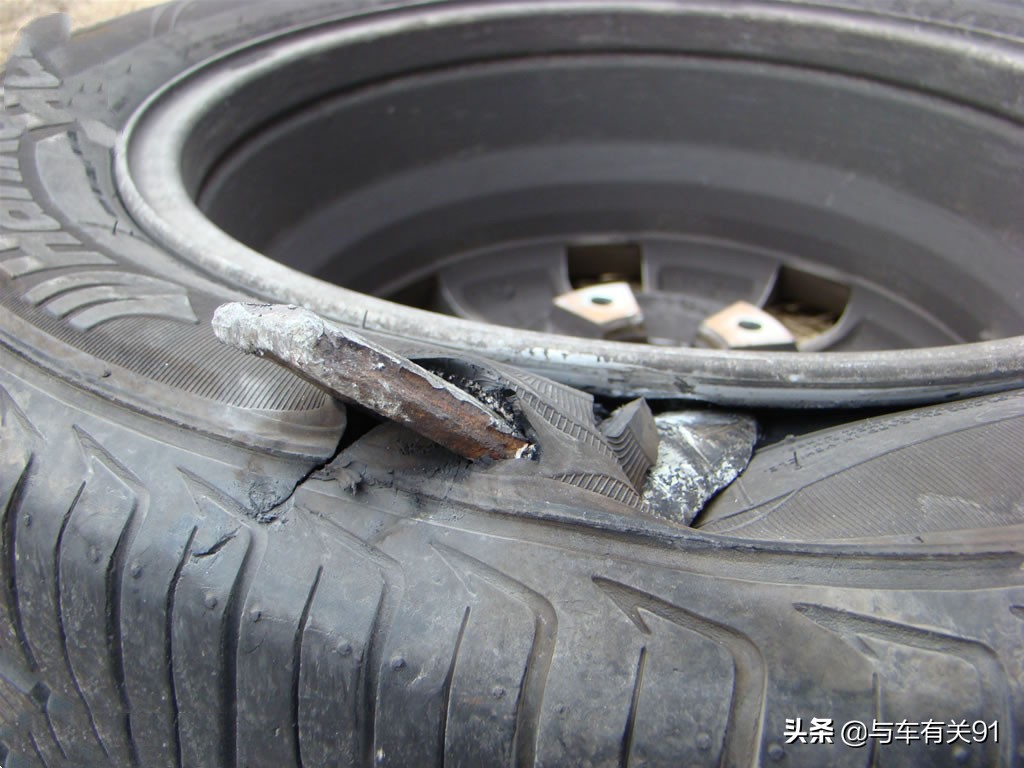 汽车轮胎多久需要更换（按时间还是公里数）