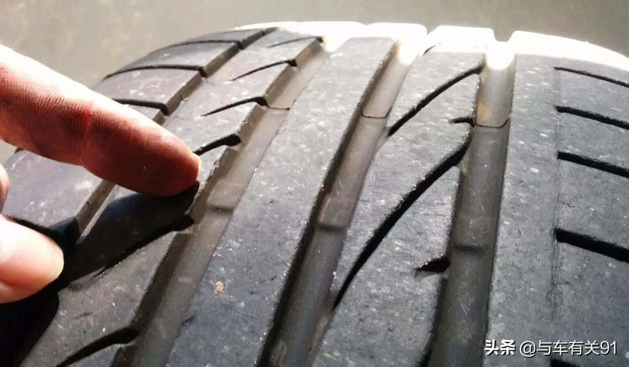 汽车轮胎多久需要更换（按时间还是公里数）