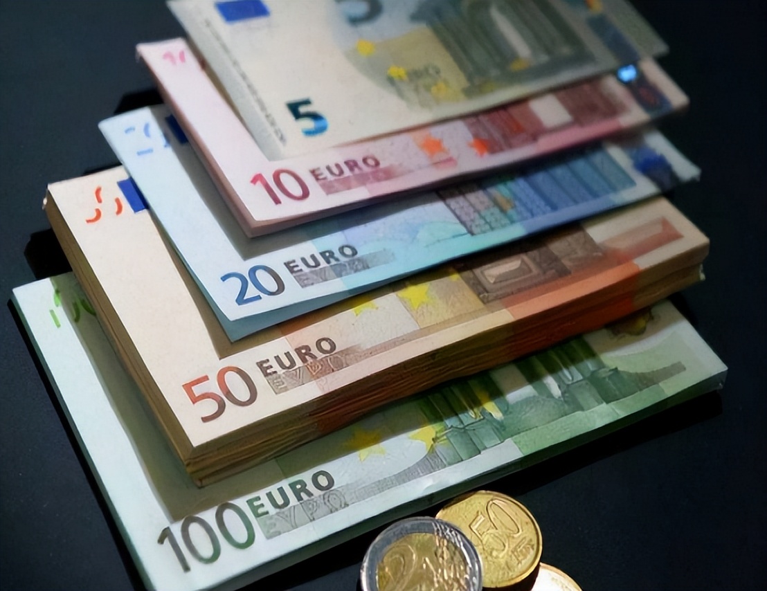 美元兑欧元汇率多少（欧元涨至37.79%，美元降到38.85%详解）*