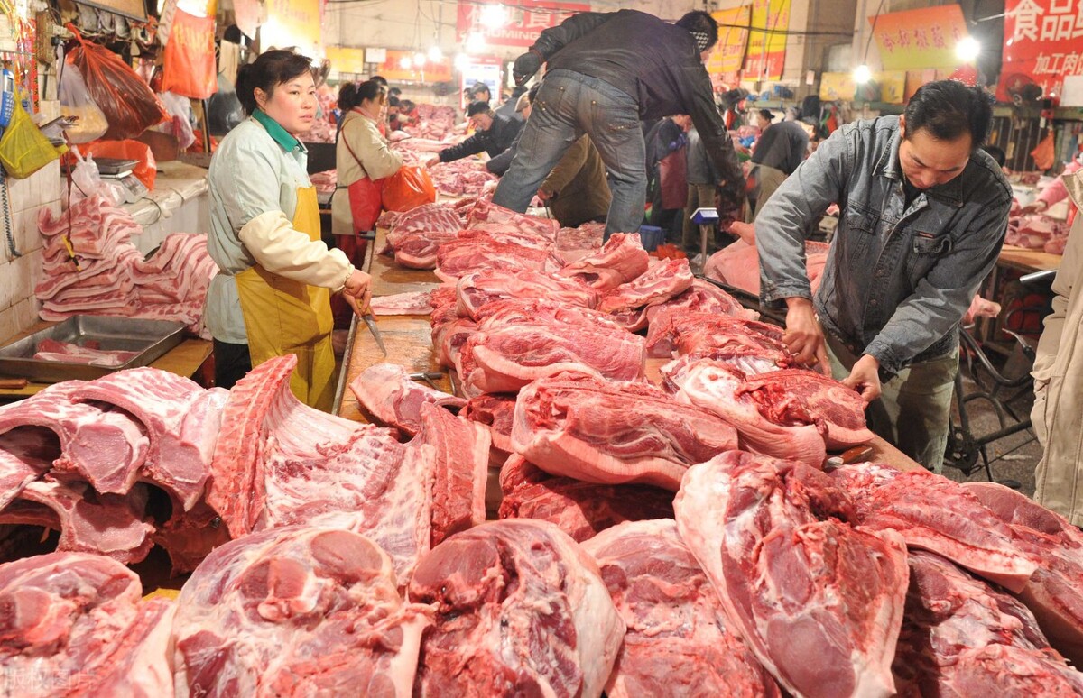 猪肉期货价格最新消息（期货价格迅速上涨，现货跌到底了）
